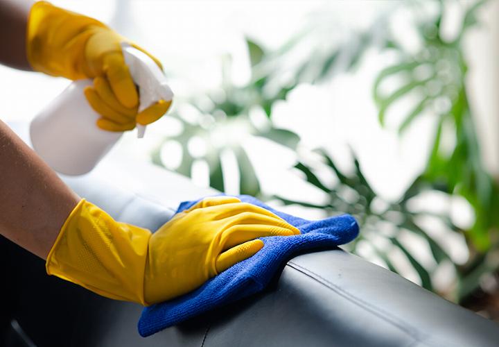 Commercial Cleaning Services | Clean Cut Services Oxon We offer a premium commercial cleaning service foe business clients in Witney, Oxford, Abingdon and across South Oxfordshire - at an affordable price!
